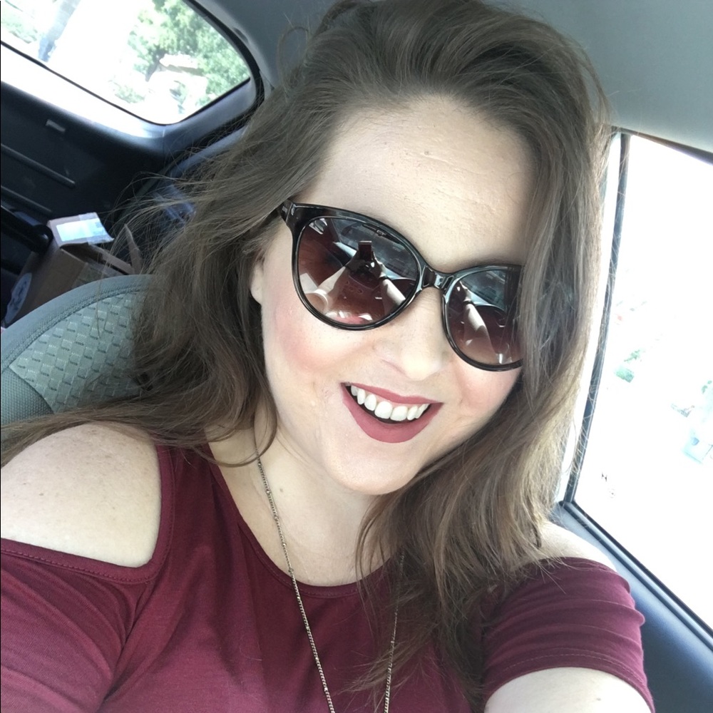 Meet your Posher, Lauren